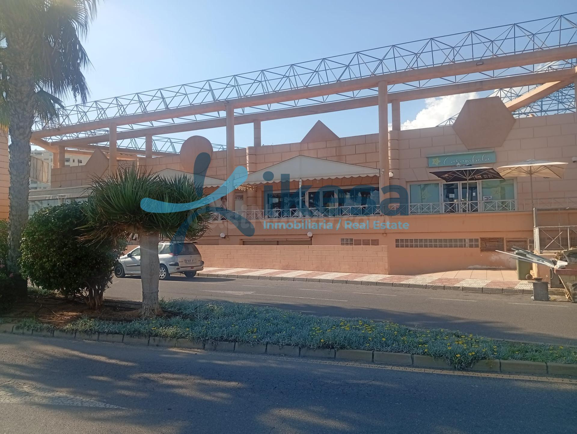 Se vende Local Comercial en la localidad de Roquetas de Mar