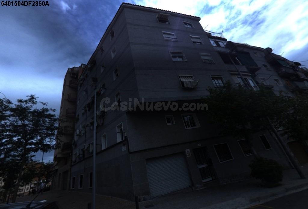 Se vende Piso OKUPADO en Teide 88 Hospitalet de Llobregat (L'), (Barcelona).