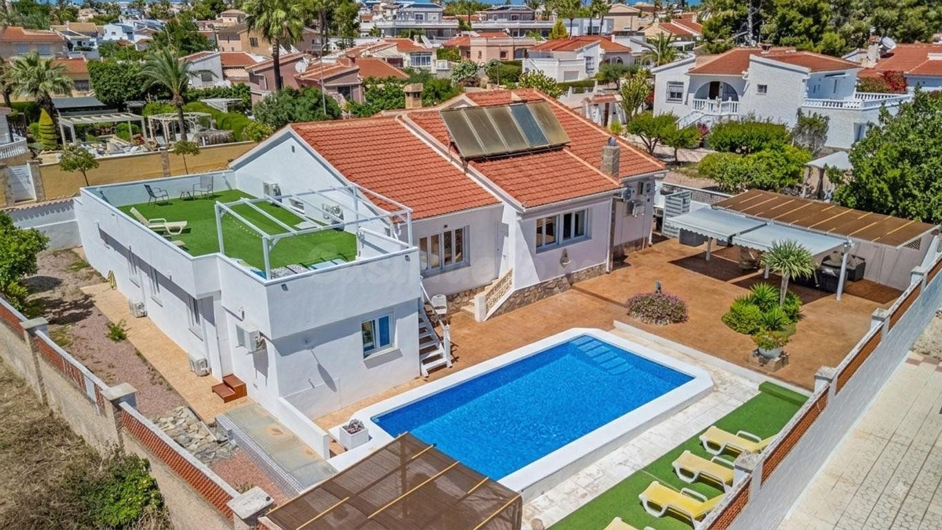Villa 6 habitaciones 285m² en venta - Centro de la Ciudad Quesada