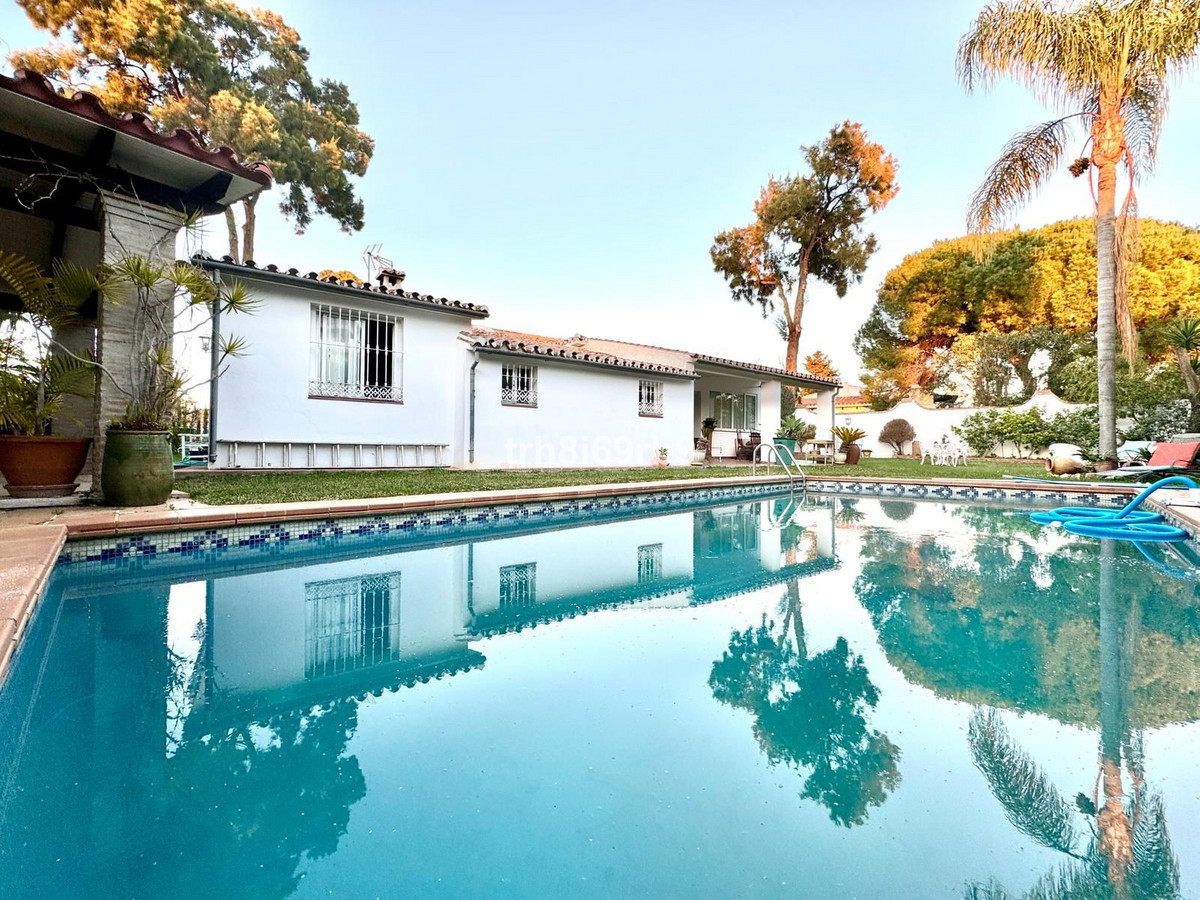Chalet 4 habitaciones 260m² en venta - Costa Del Sol