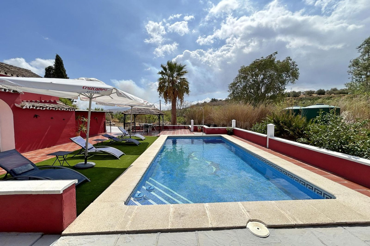 Finca rústica 5 habitaciones 238m² en venta - Puerto Sol-Los Almendros-El Tomillar