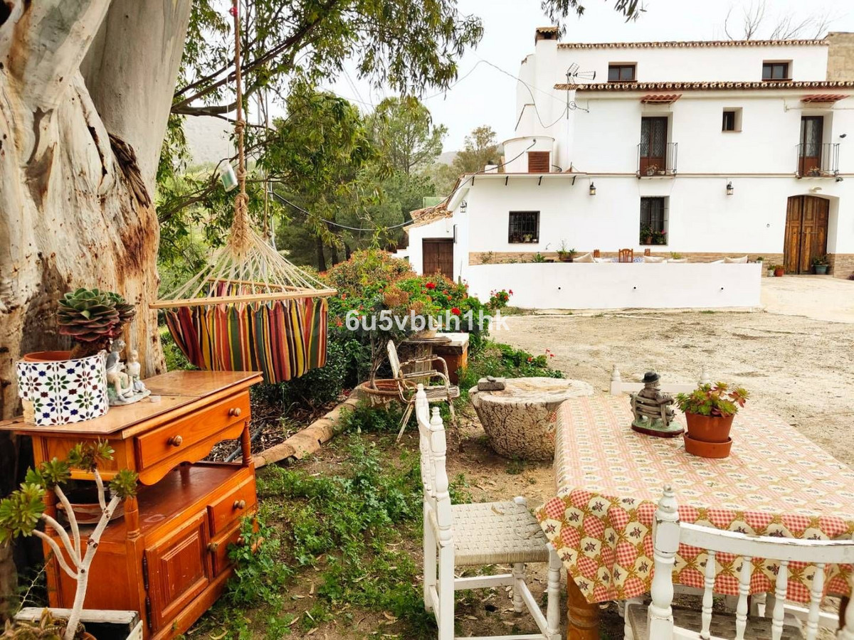 Parcela 5 habitaciones 817m² en venta - Puerto Sol-Los Almendros-El Tomillar