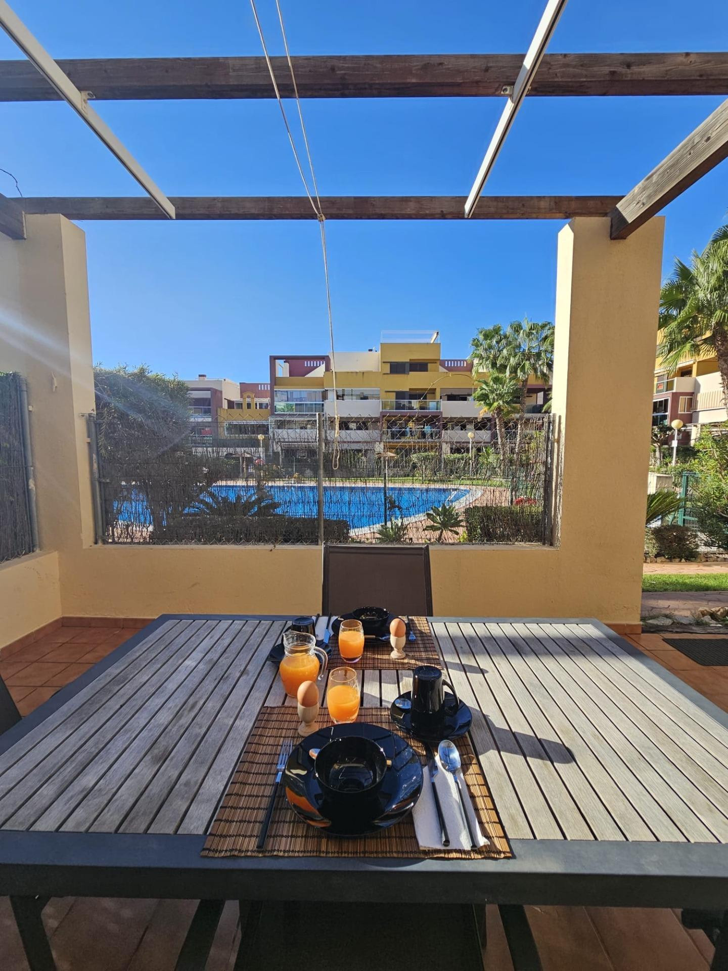 FABULOSO APARTAMENTO CON PLAZA DE GARAJE INCLUIDA Y PISCINA COMUNITARIA