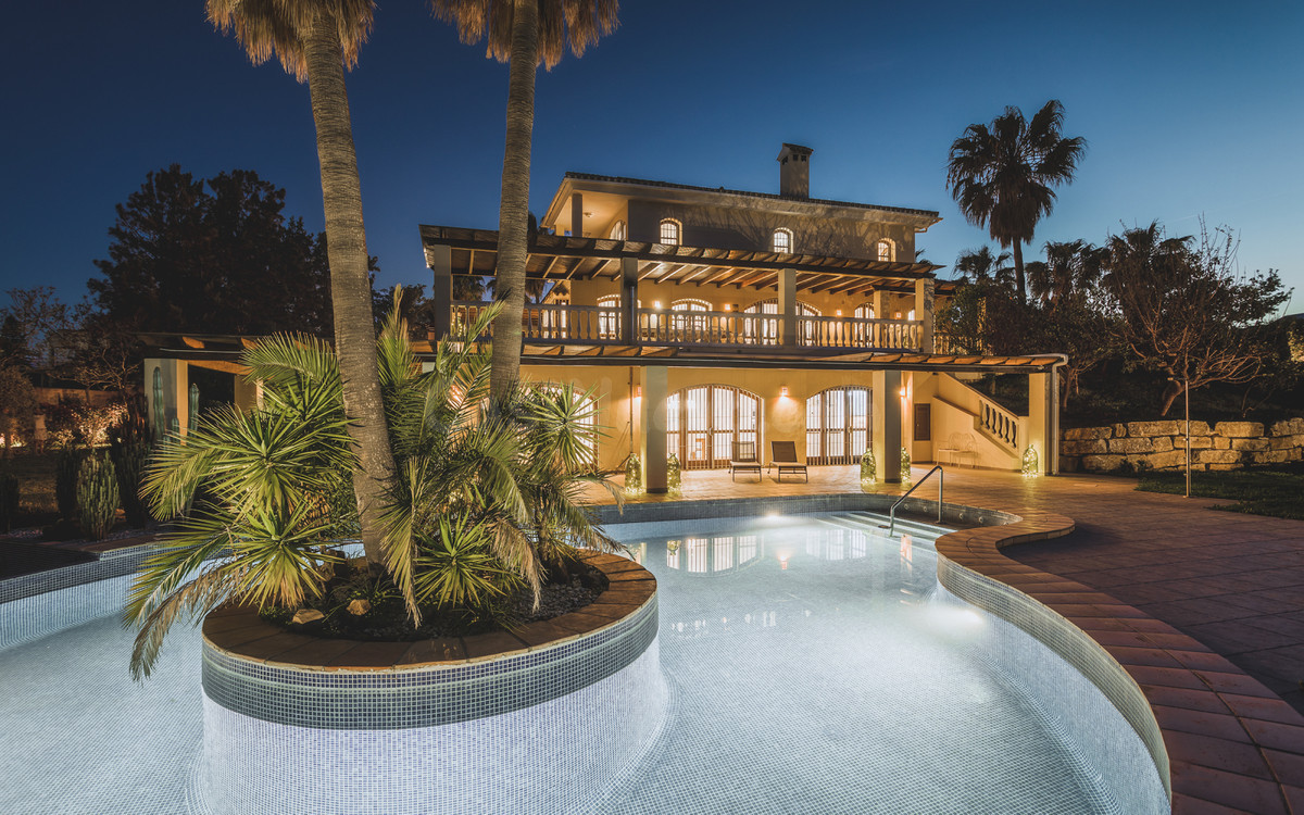 Chalet 7 habitaciones 557m² en venta - Costa Del Sol