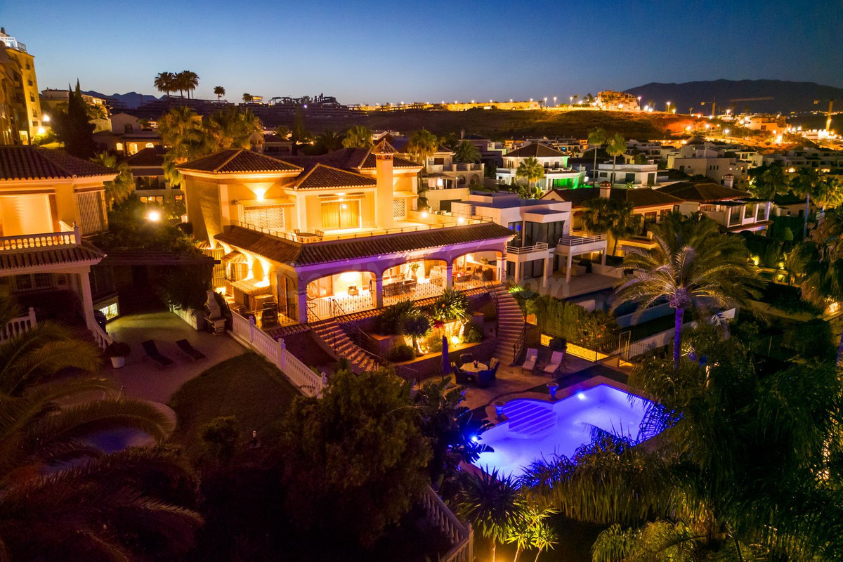 Chalet 5 habitaciones 910m² en venta - Riviera del sol
