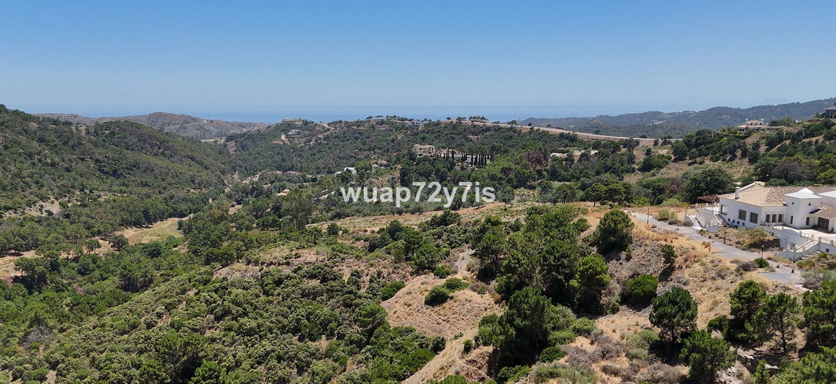 Parcela exclusiva Monte Mayor para desarrollo residencial Benahavís