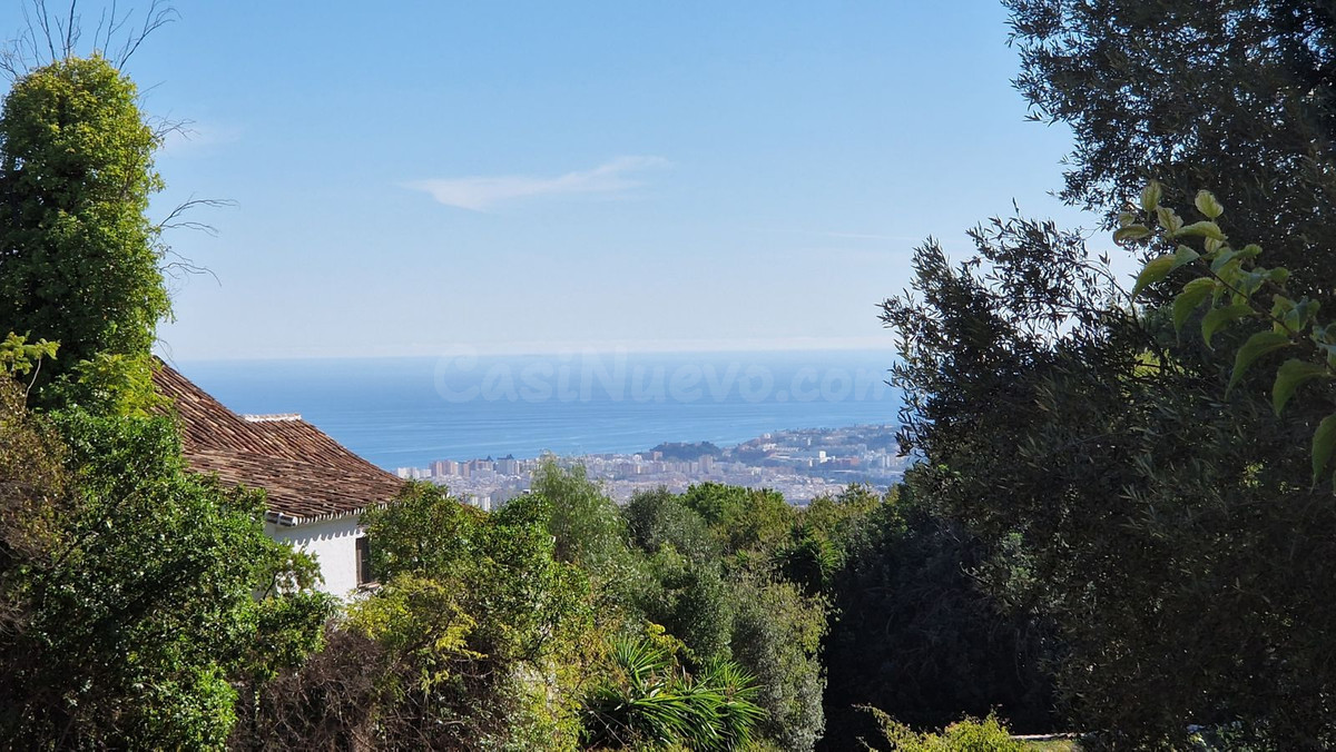Terreno con vistas al mar en Mijas Pueblo - Inversión segura