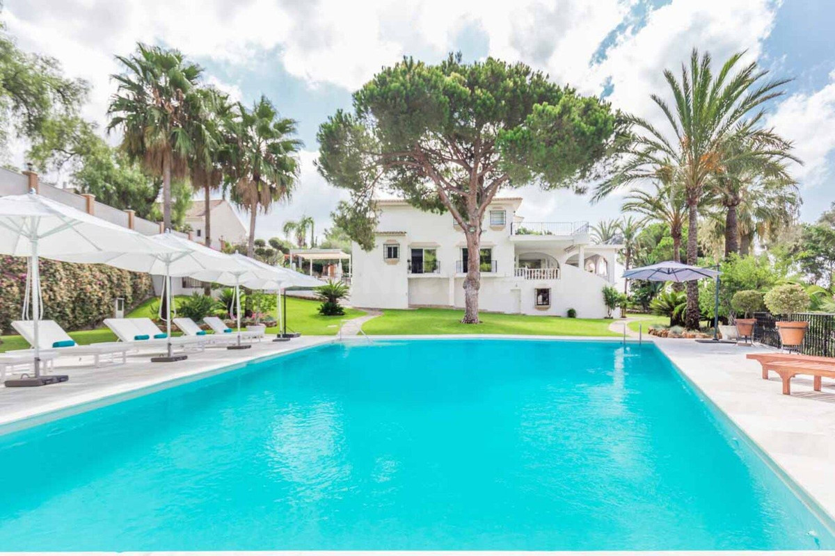 Chalet 6 habitaciones 900m² en venta - Marbella