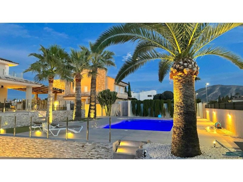Villa 4 habitaciones en venta - Alfaz del PI Pueblo-Urbanizaciones