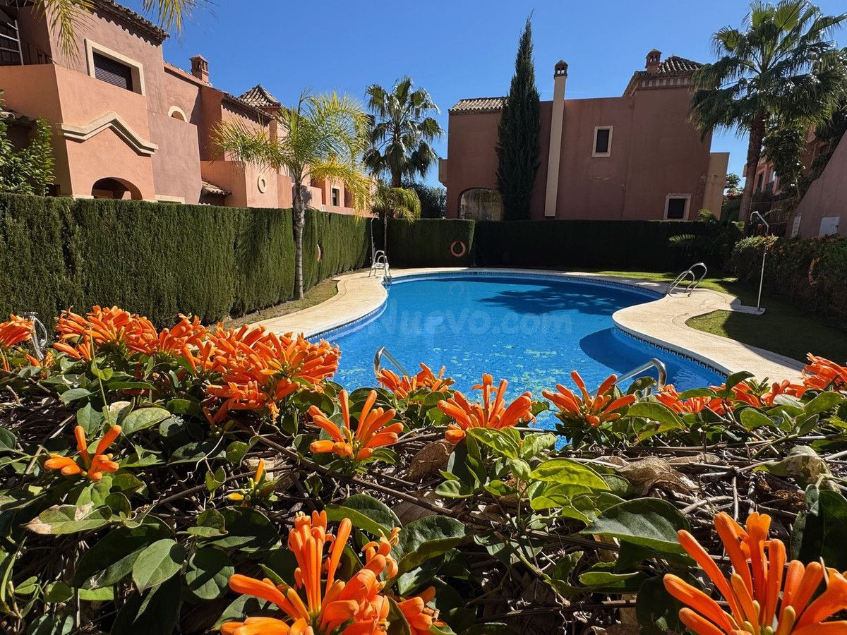 Casa 4 habitaciones 260m² en venta - Zona Las Mesas