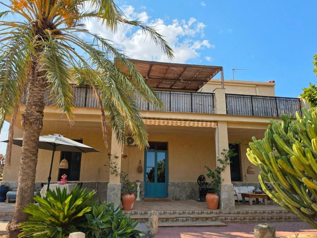 Casa 6 habitaciones 738m² en venta - Raval - Puertas Coloradas