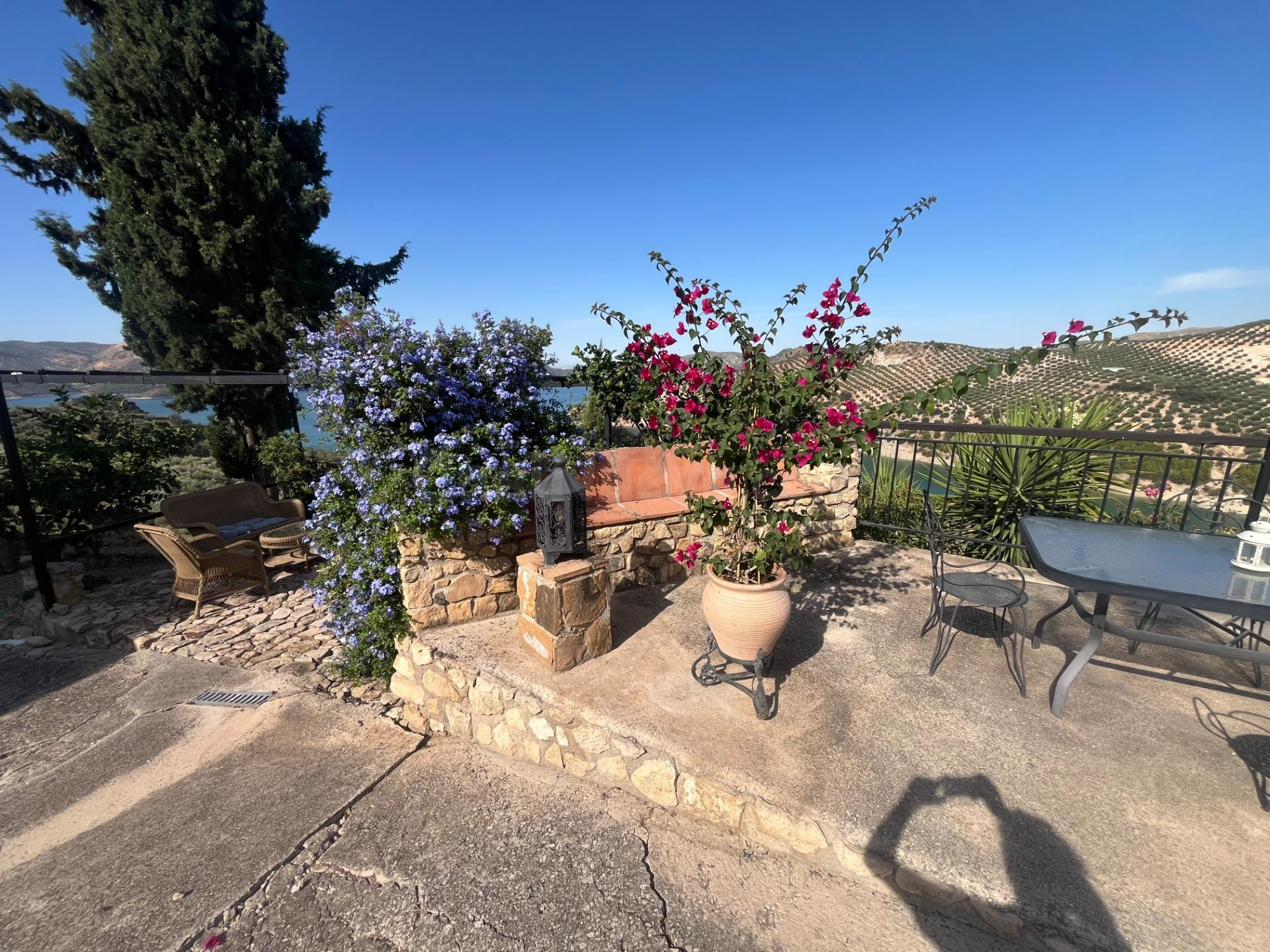 Espectacular Cortijo en Iznajar con Vistas al Lago y Amplias - foto 3