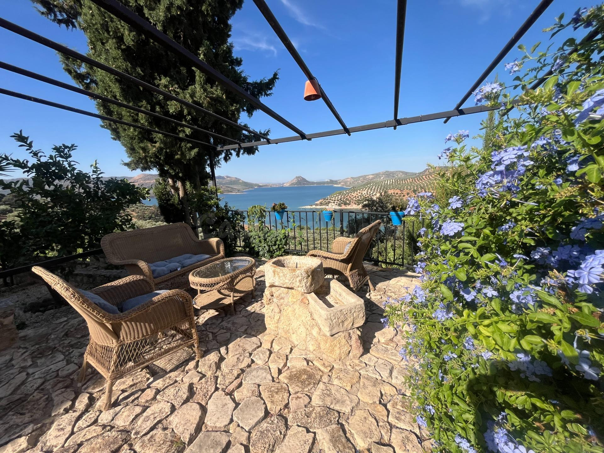 Espectacular Cortijo en Iznajar con Vistas al Lago y Amplias - foto 4