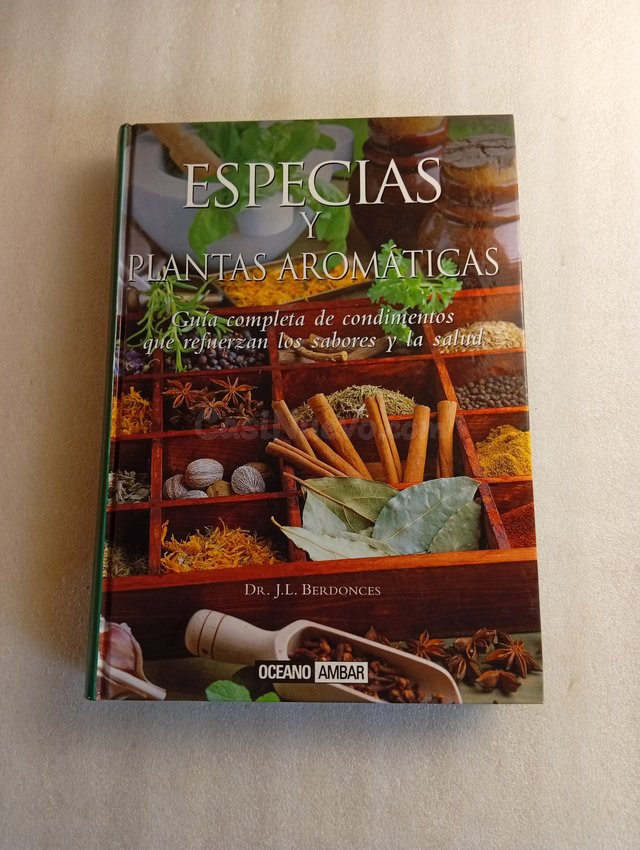 Libro Especias y Plantas Aromáticas: Guía Botánica Completa