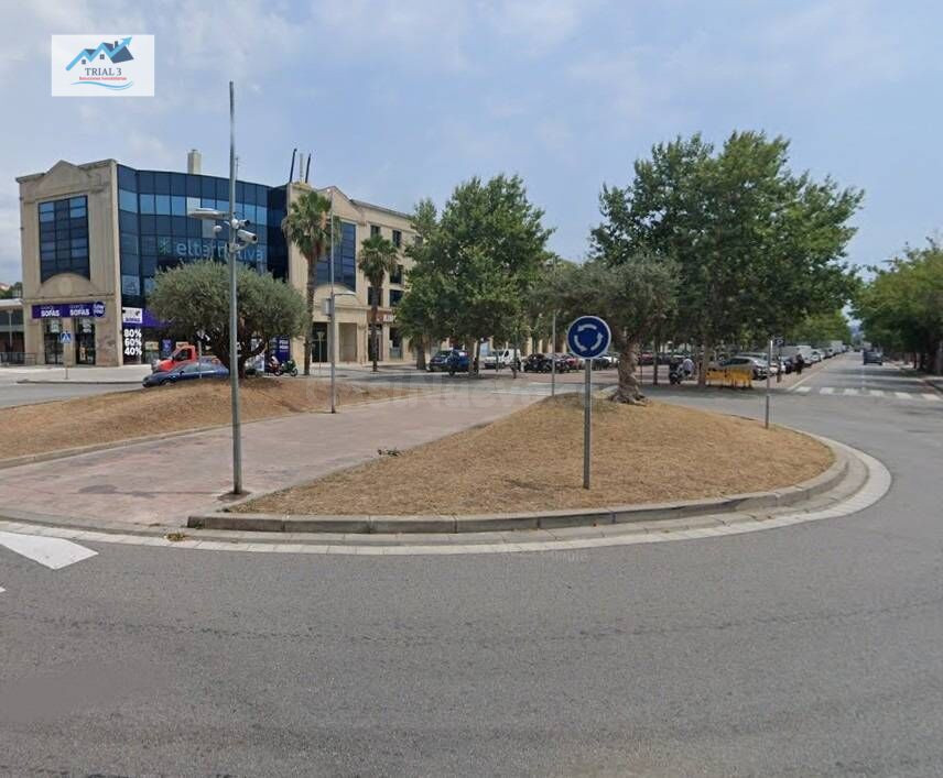 Venta Local Comercial en Cornella de Llobregat - Barcelona