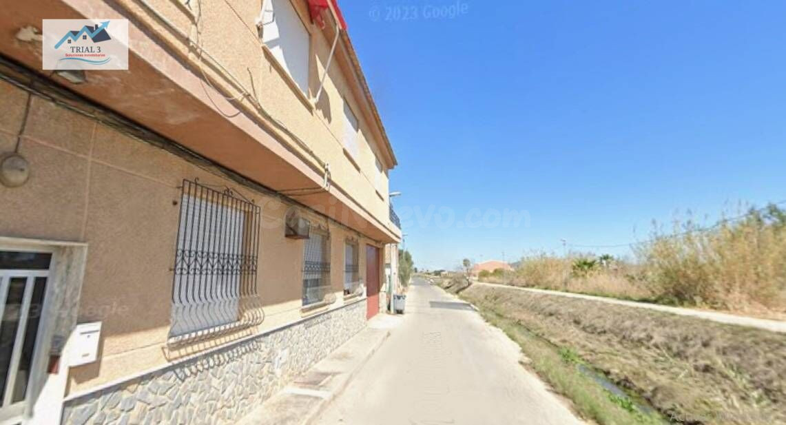 Venta de casa adosada en Murcia.