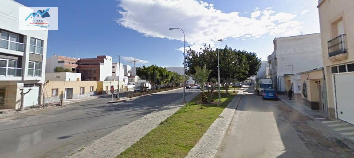Venta de piso en Roquetas de Mar, Almería.