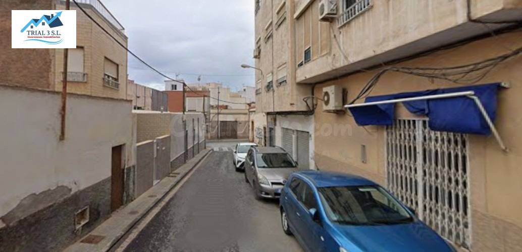 Venta de piso en Almería.
