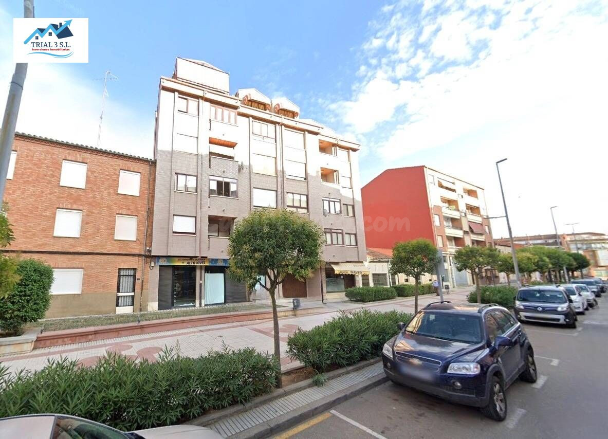 Venta de Piso + Trastero en Benavente (Zamora)
