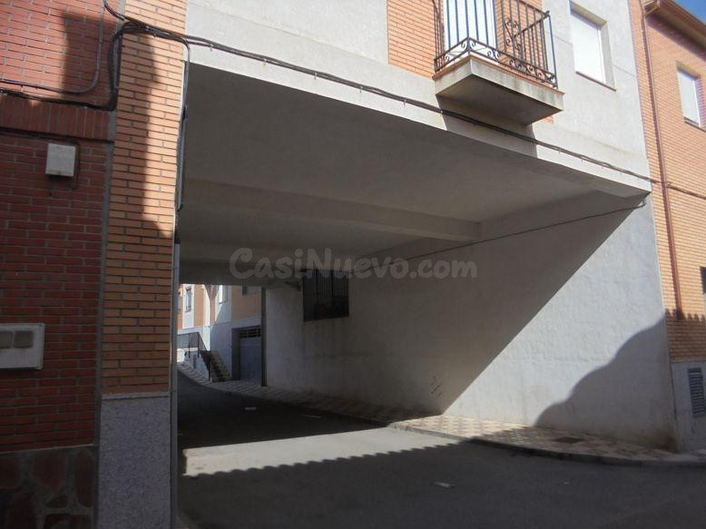 Se vende plaza de garaje y trastero. Sin posesión, no visitable.