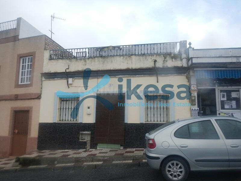 Se vende Adosado en la localidad de Alcalá del Río Sin Posesión