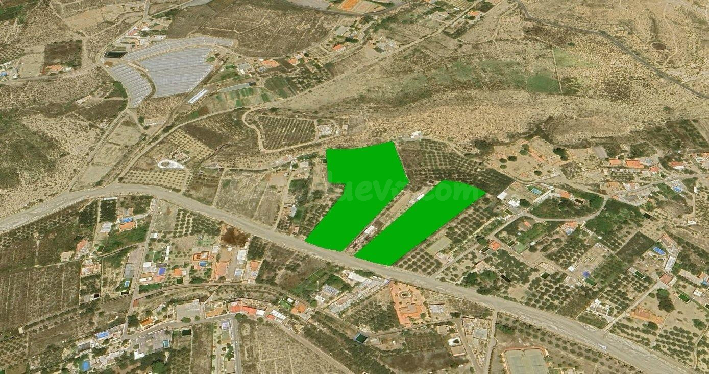 Venta de Suelo Rustico con edificación en Pechina - Almería