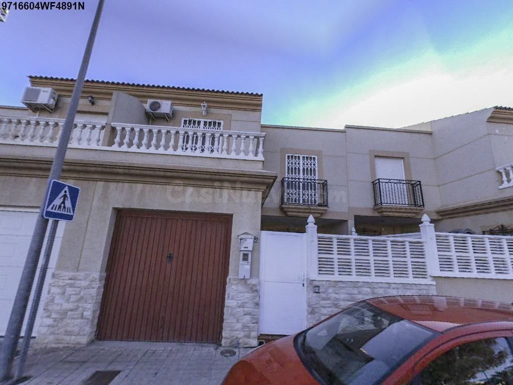 Venta de Adosado en la localidad de Huercal de Almería Sin Posesión