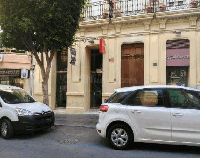 Se vende Local Comercial en Almería Sin Posesión