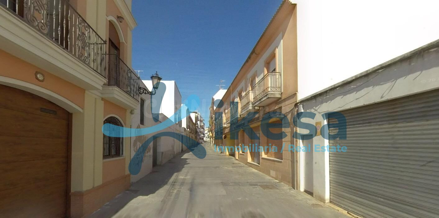 Venta de Vivienda en Lepe, Huelva. Activo Inmobiliario Sin Posesión. No se puede Visitar.