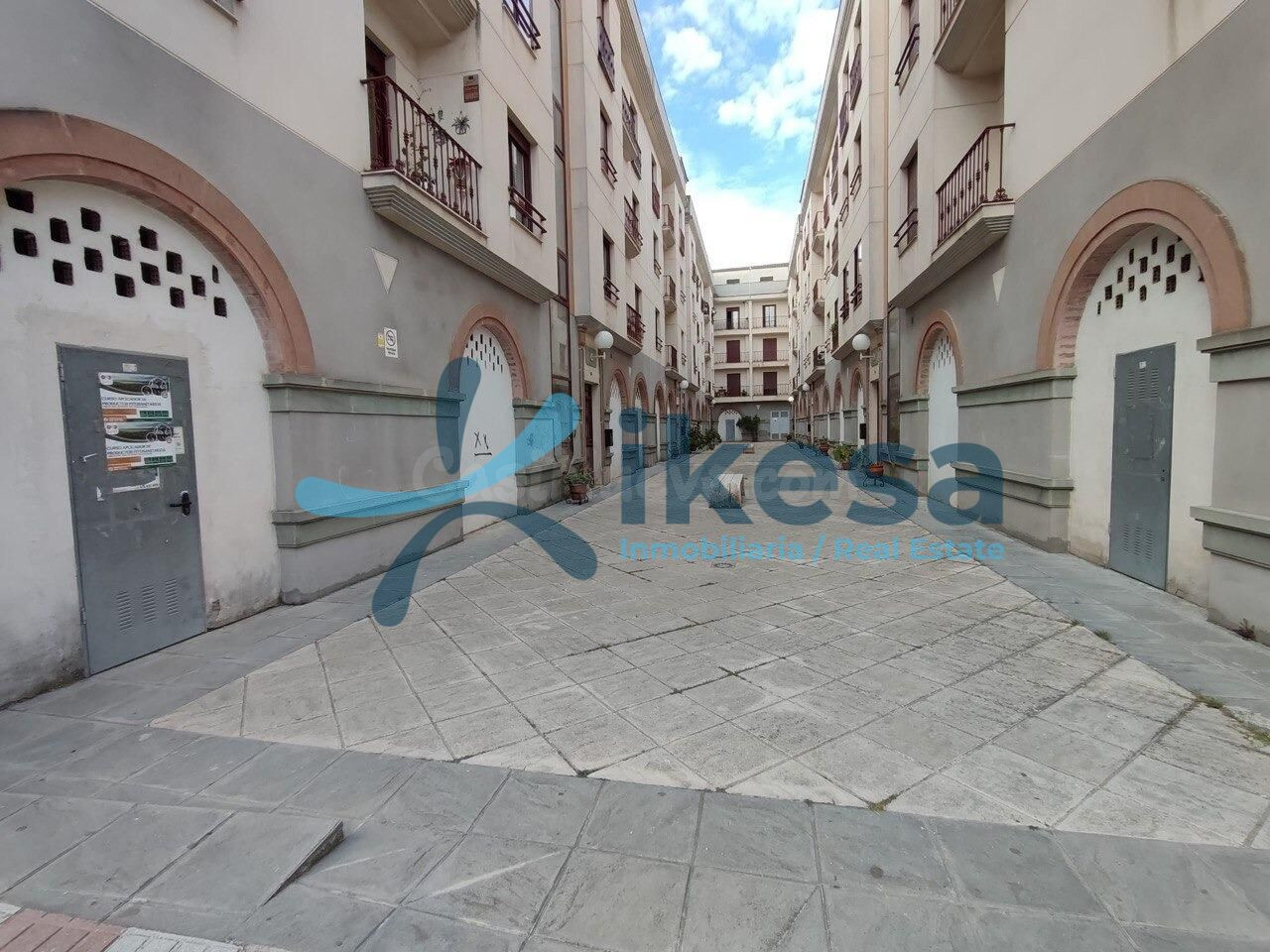 Venta de Local Comercial en Torredonjimeno, Jaén