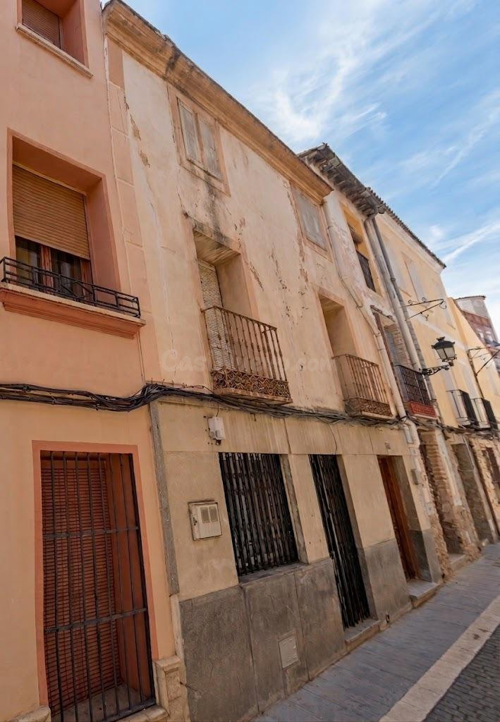 Casa de pueblo en venta en Tarancon (Cuenca). Sin posesión (No visitable)