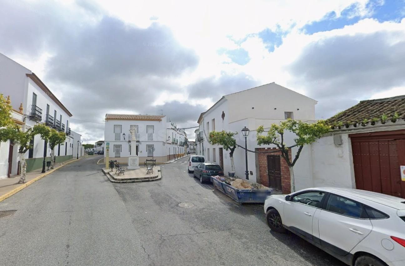 Adosado en venta en Umbrete (Sevilla). Sin posesión (No visitable)