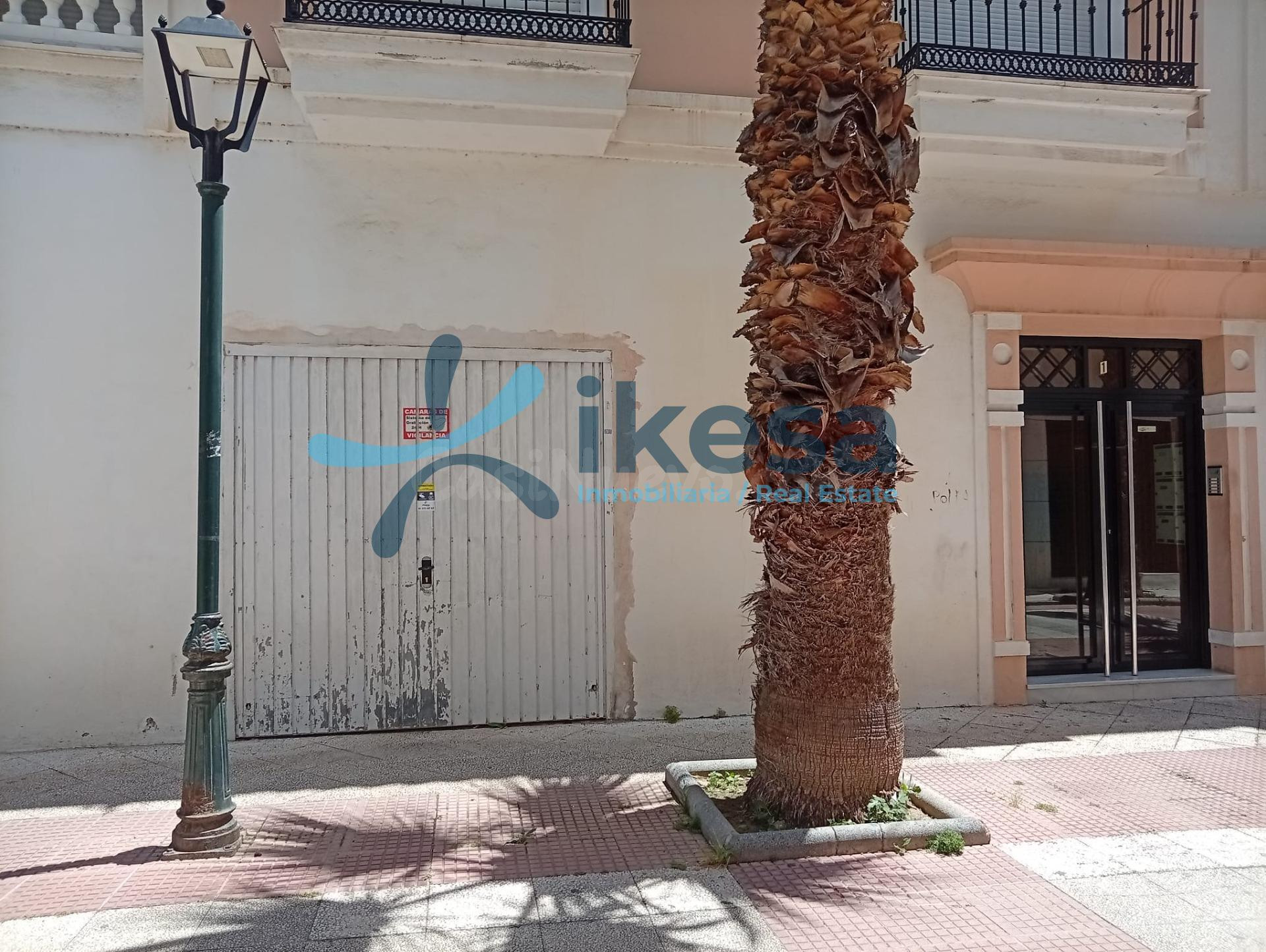 Se vende Local Comercial en Salobreña