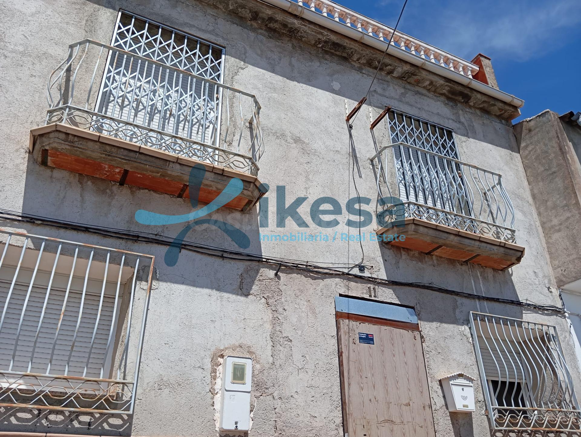 VENTA DE CASA ADOSADA EN PINOS PUENTE (GRANADA)
