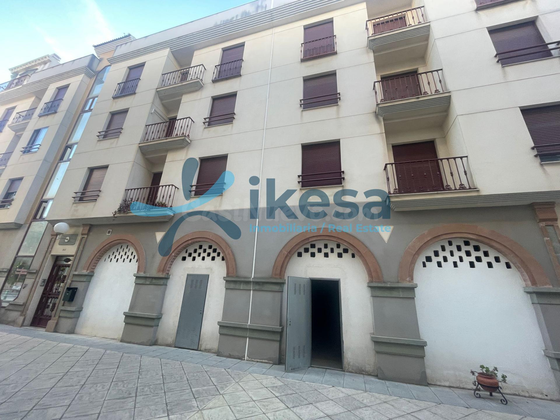 Venta de Local Comercial en Torredonjimeno, Jaén