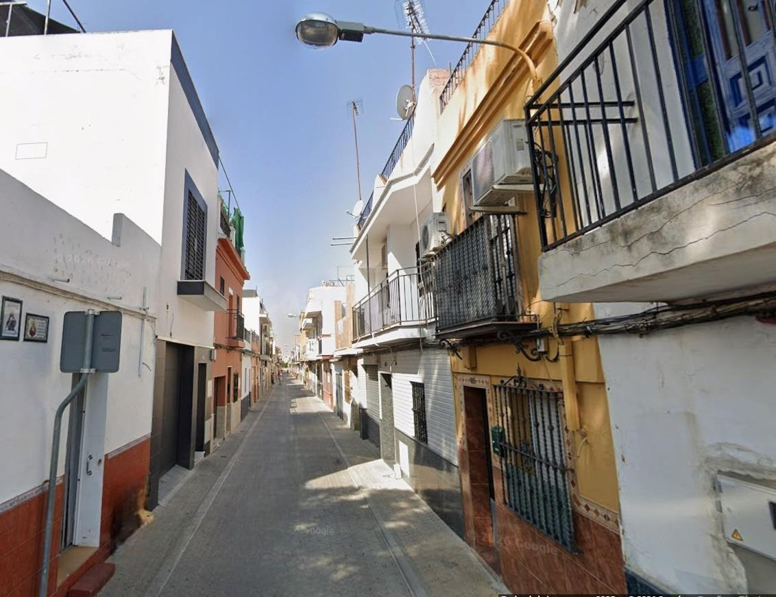 Adosado en Sevilla. Activo inmobiliario SIN POSESIÓN, NO SE PUEDE VISITAR