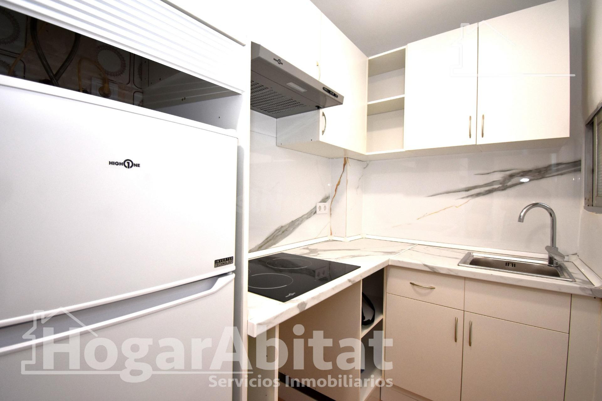 Acogedor, reformado y exterior, con balcón y ascensor, todo  - foto 5