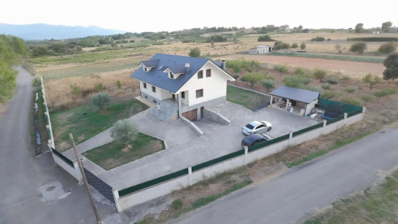 SE VENDE CHALET EN CABAÑAS RARAS