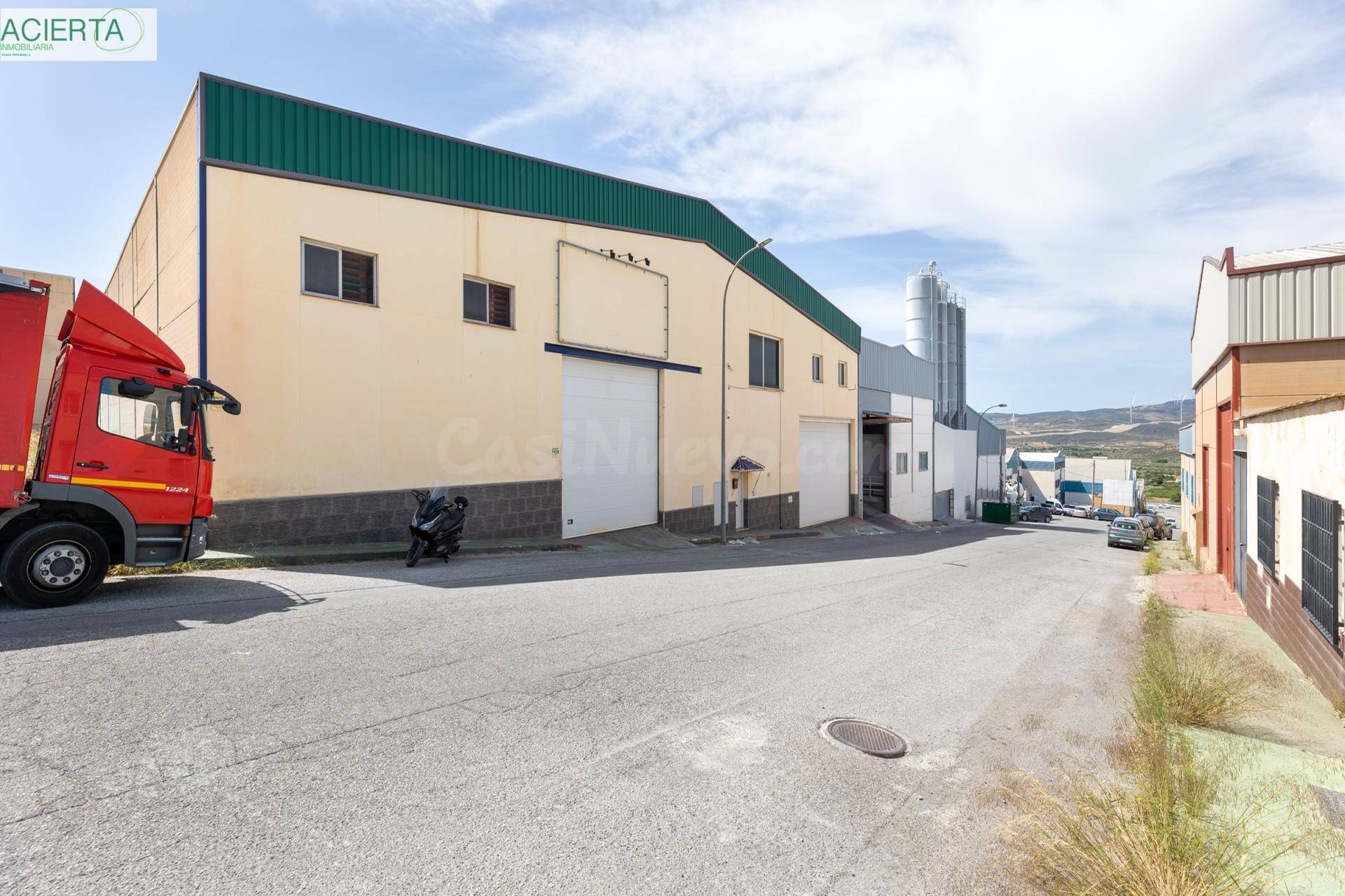 SE VENDE  Nave Industrial en Dúrcal con Instalaciones Completas y Cámara Frigorífica