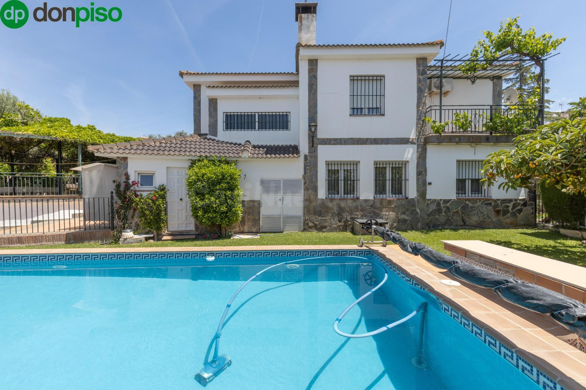 Vivienda Exclusiva en Urbanización Viñas del Rey – Otura