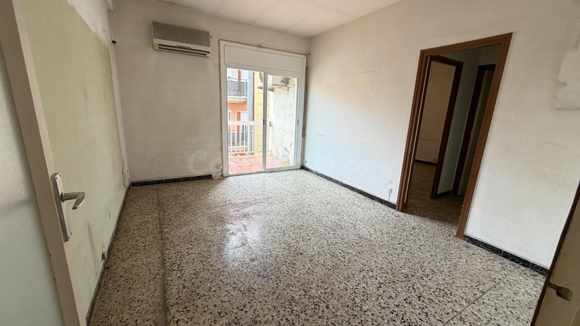 PISO EN LES CORTS