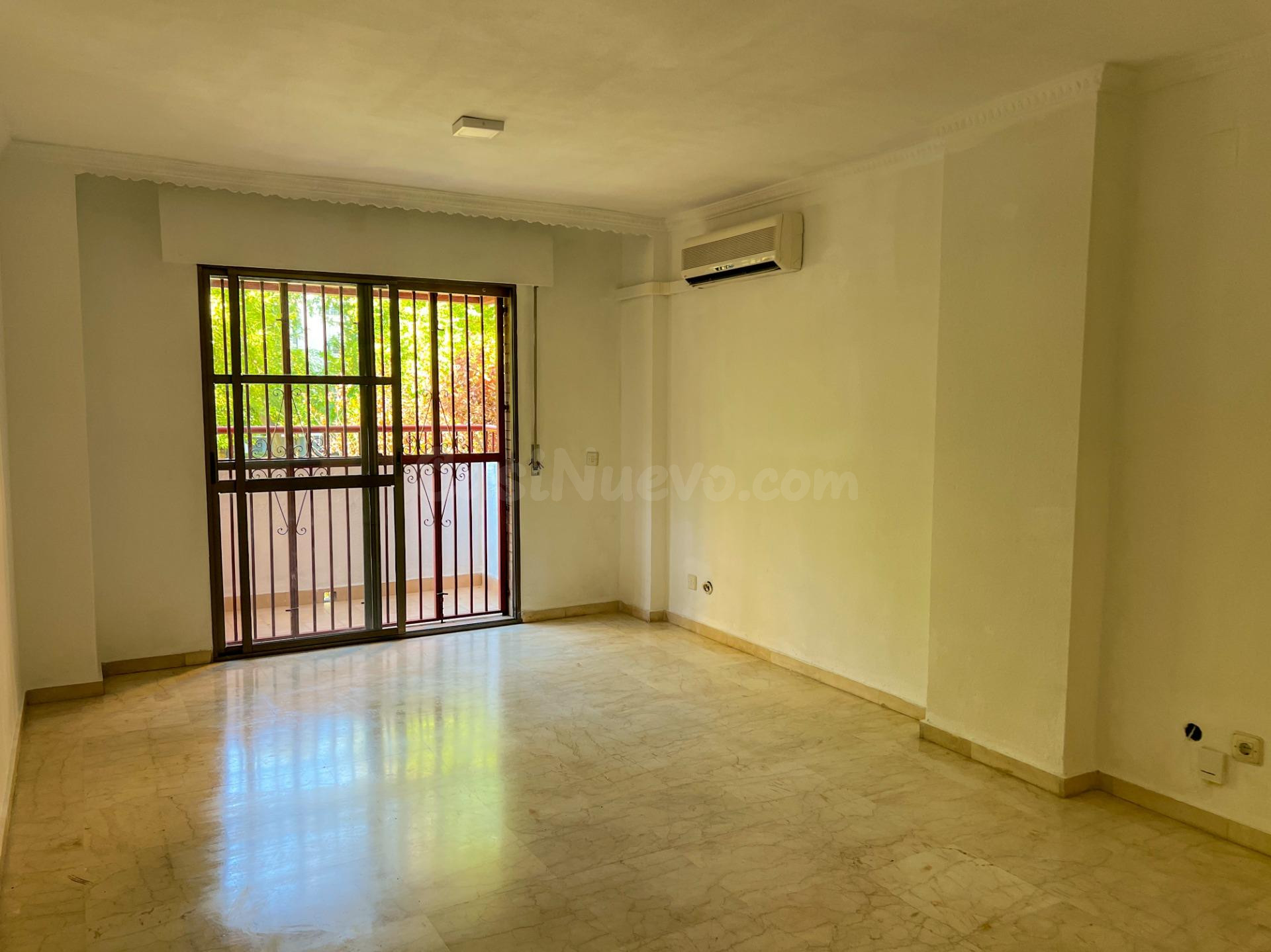 Piso en Venta - Sevilla | 3 Dormitorios | Primera Planta Ext - foto 2