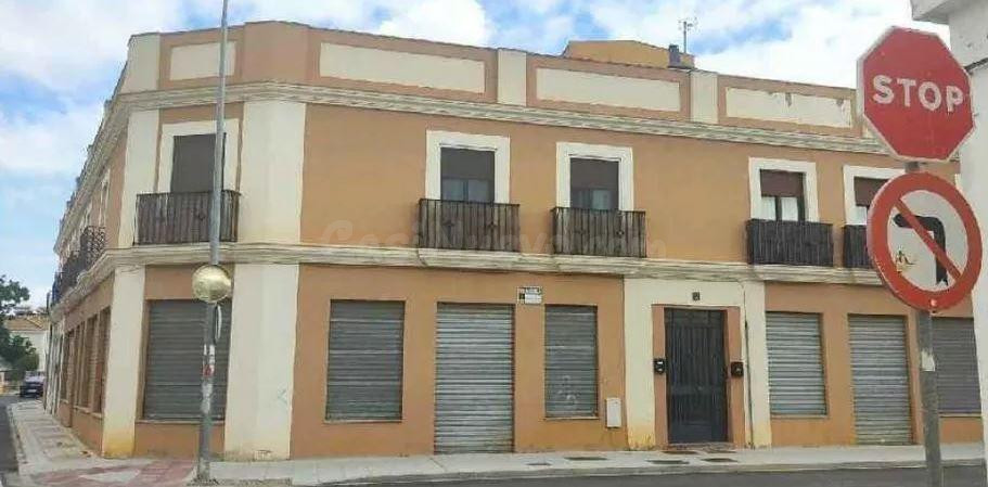 SE VENDE PISO OKUPADO en Calle MARIA AUXILIADORA Nº 1 Rincon