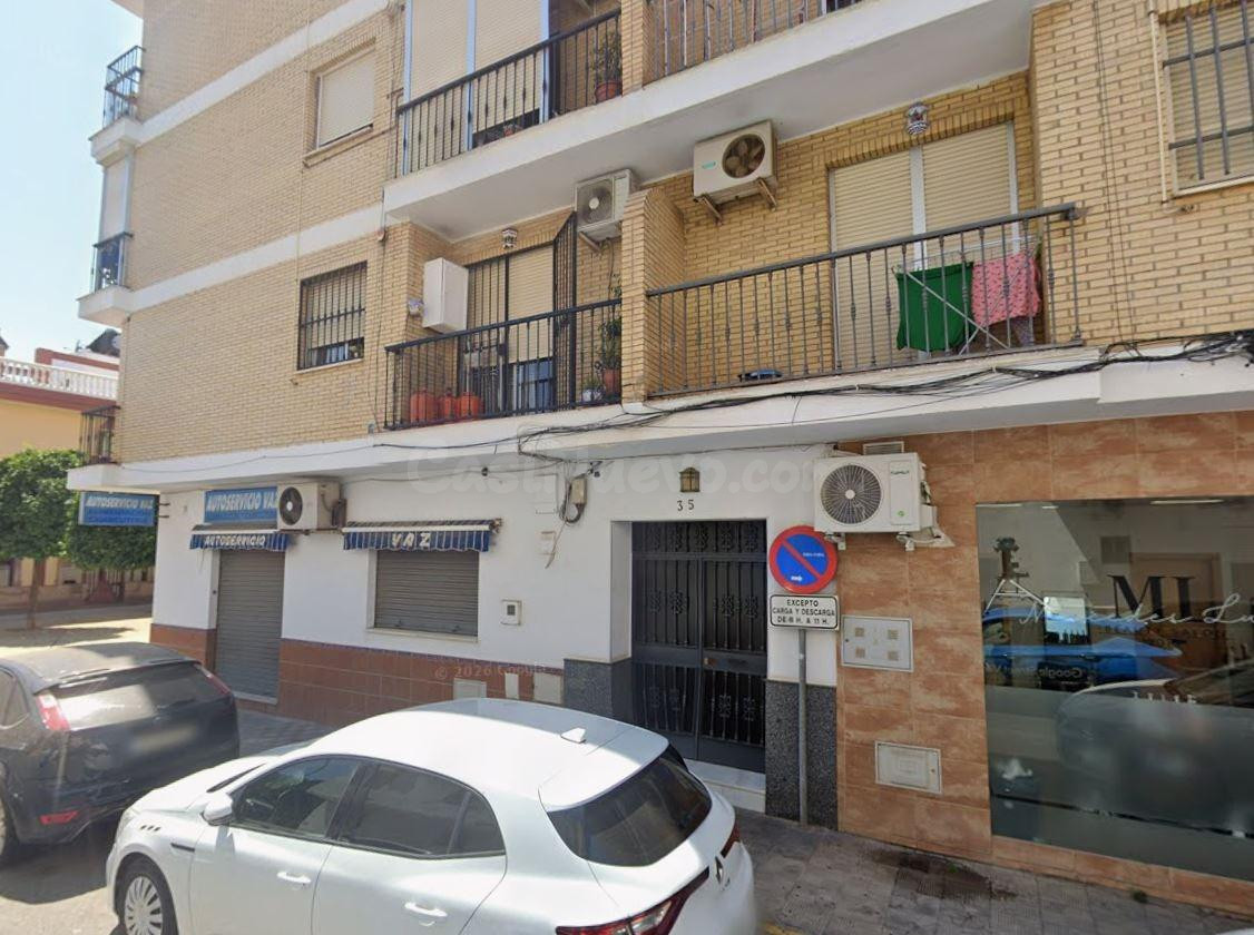 SE VENDE PISO OKUPADO en Calle NARANJAS Y LIMONES Nº 35 Rinc
