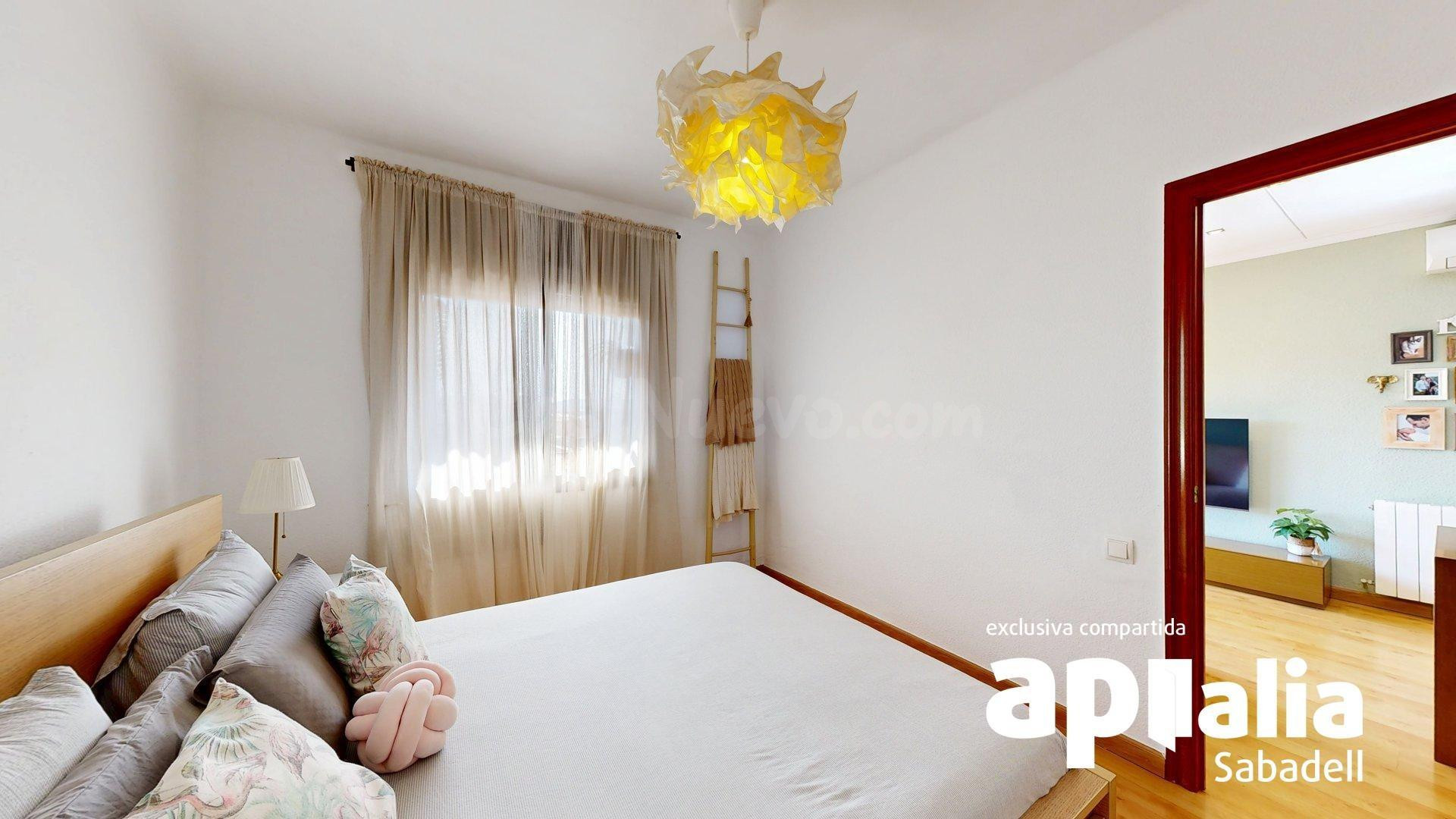 Piso reformado de 4 habitaciones con balcón y mucha luz en v