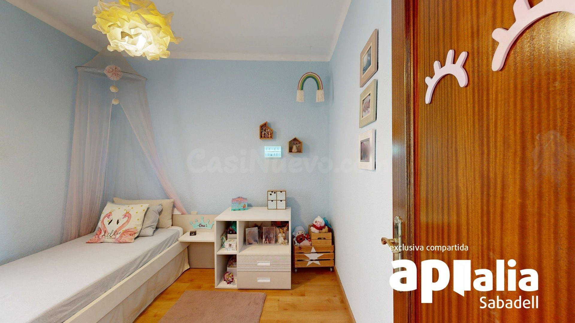 Piso reformado de 4 habitaciones con balcón y mucha luz en v - foto 4