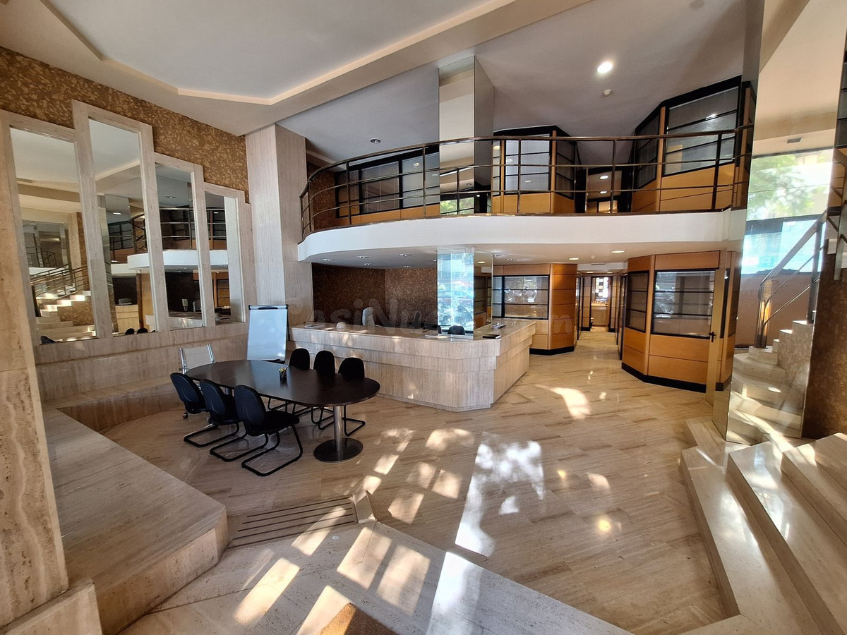 Oficina 8 habitaciones 307m² en venta - Marbella