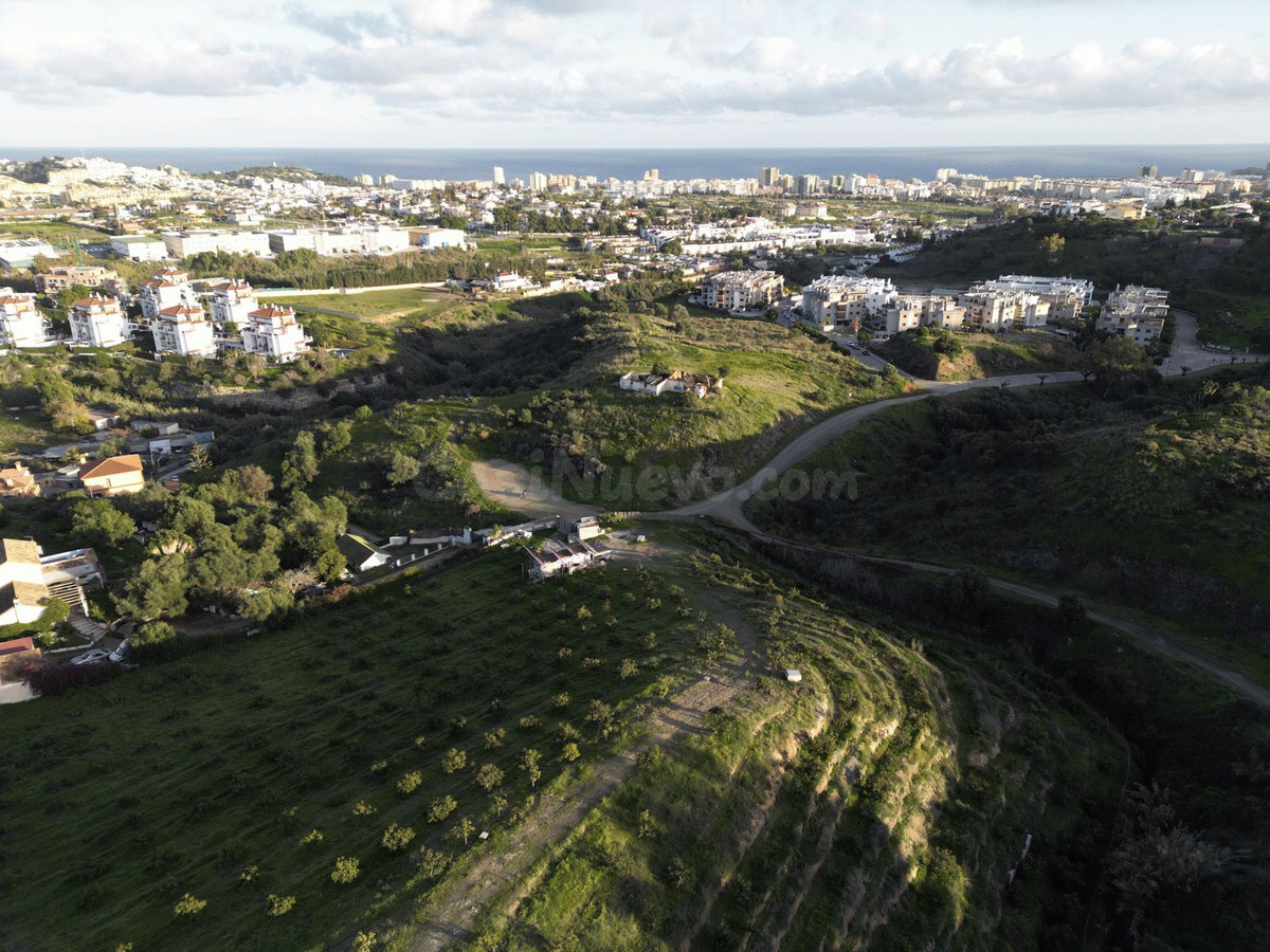Parcela urbanizable Mijas: 10.900 m² con aguacates y potencial residencial