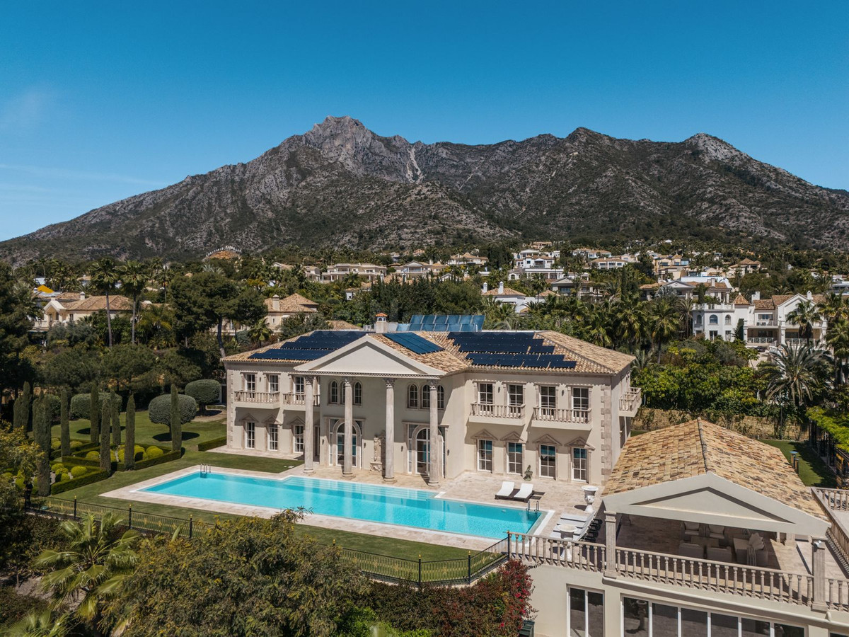 Chalet 7 habitaciones 2000m² en venta - Marbella