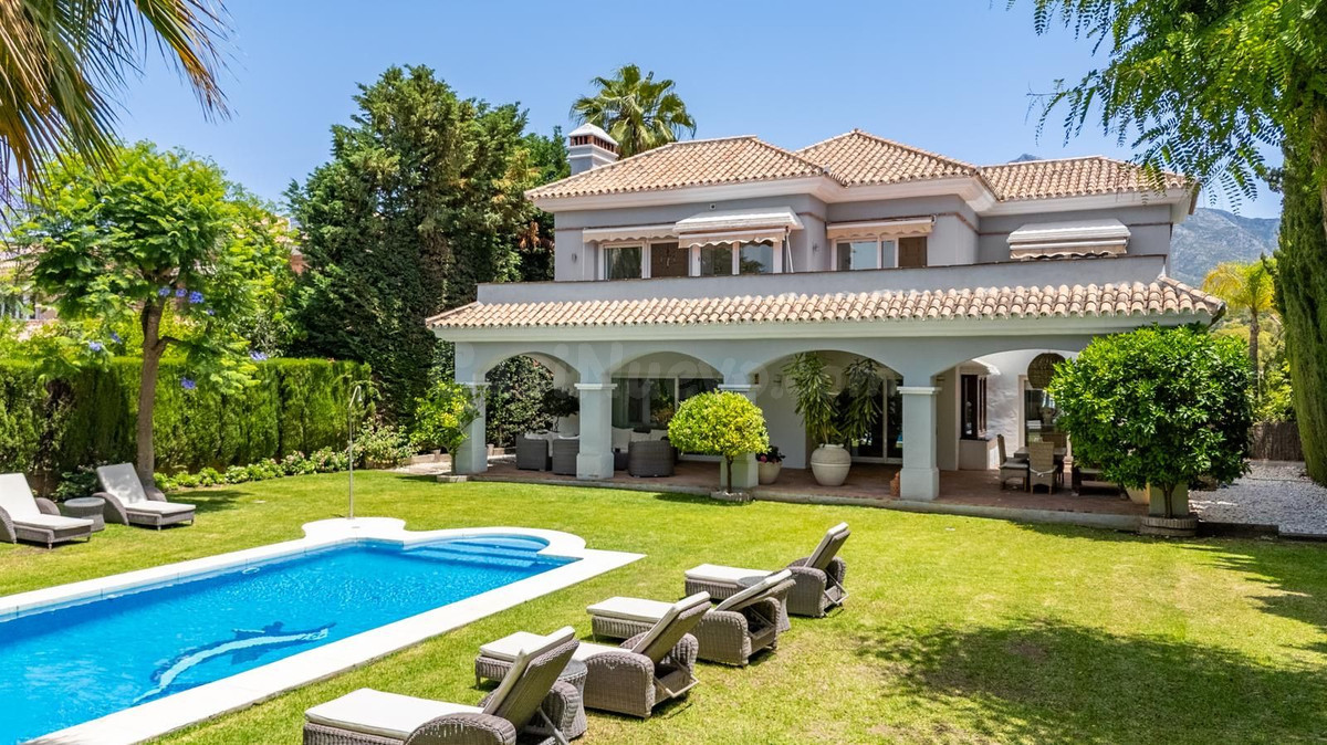 Chalet 5 habitaciones 421m² en venta - Marbella
